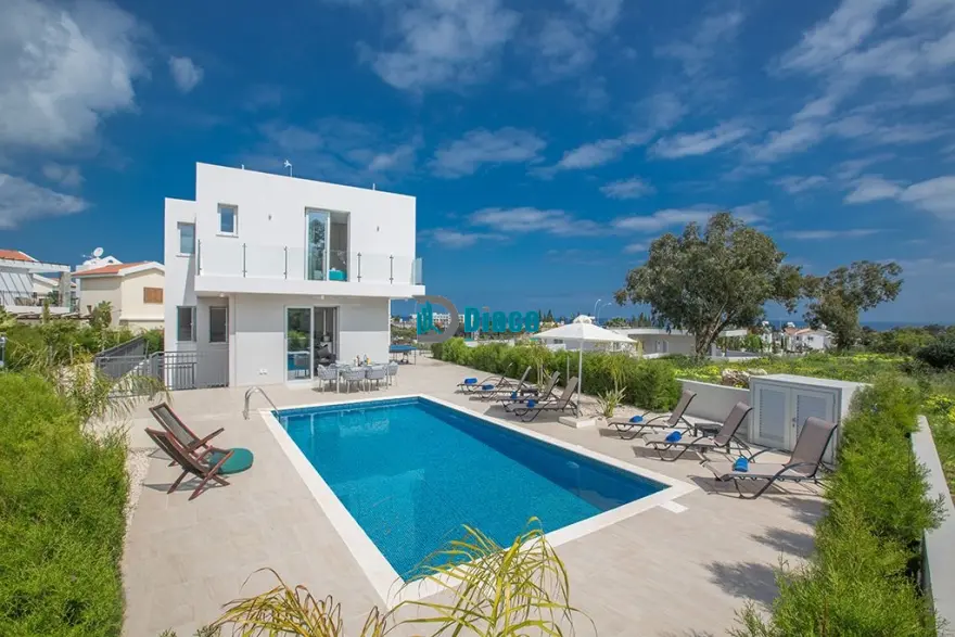 5 Bedroom Villa in Protaras photo 1