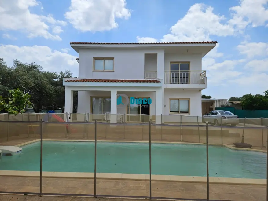 4 Bedroom Villa in paralimni photo 1