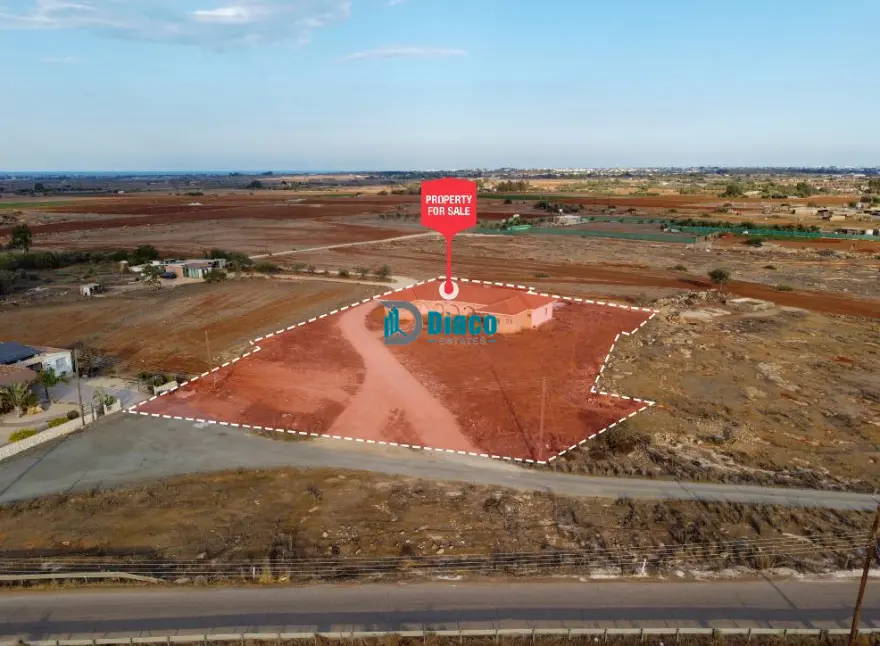 Four Bedroom Bungalow in Frenaros Area photo 1