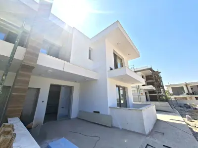Four Bedroom End Town House in Kapparis