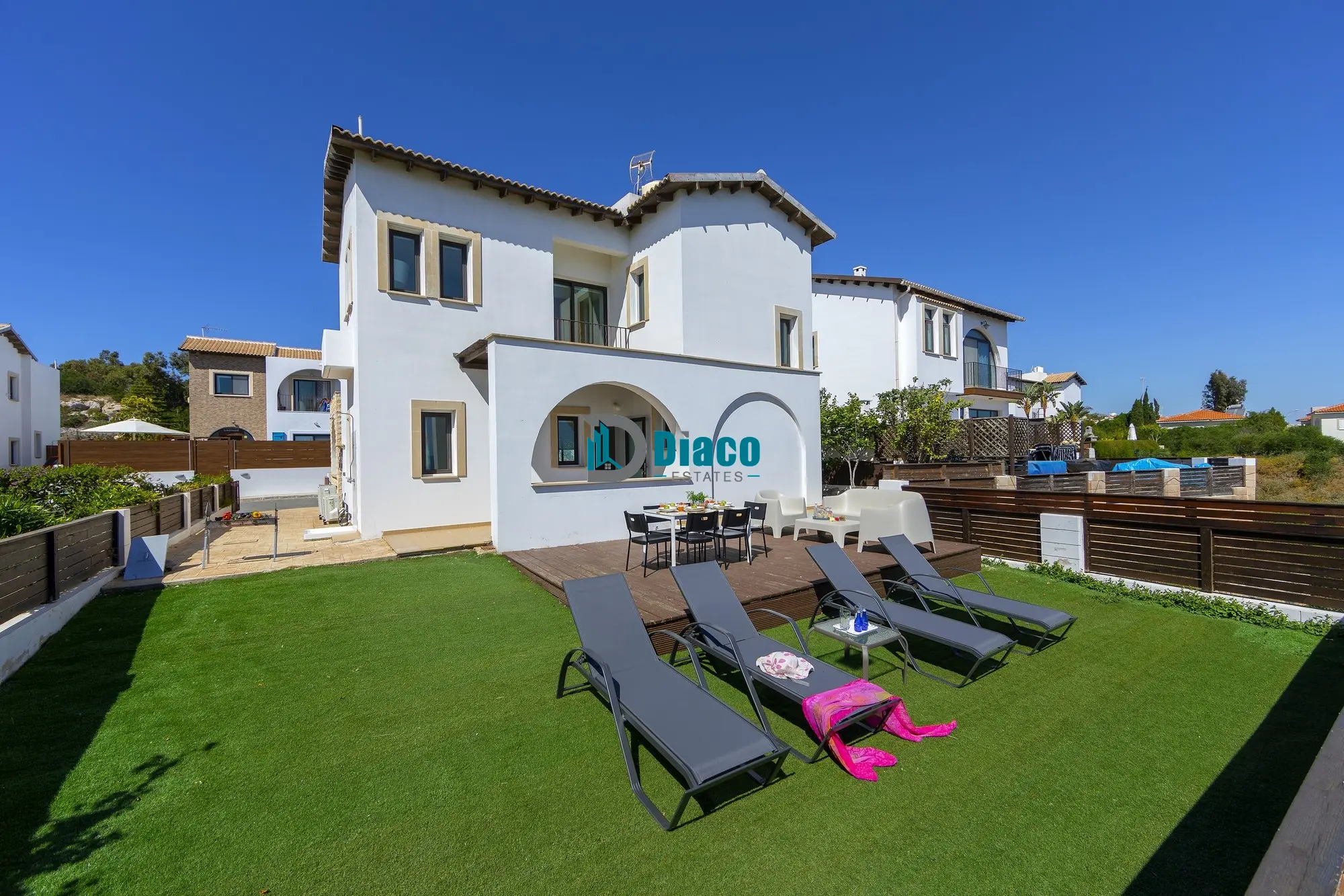 4 Bedroom VIlla Near Konnos Bay