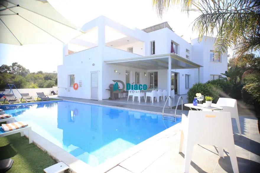 Amazing Location Five Bedroom Villa in Protaras photo 1