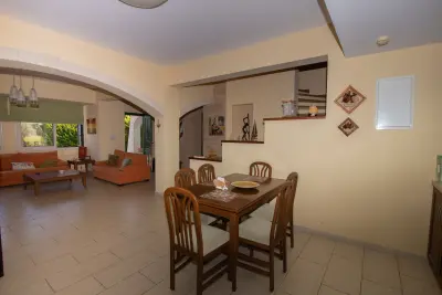 5 Bedroom Villa in Protaras photo 4