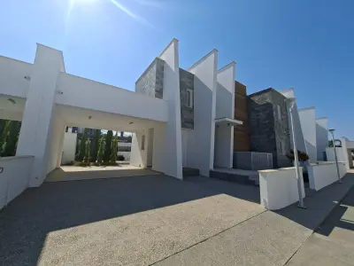 Unique Location 5 Bedroom Villa in Protaras Area photo 2